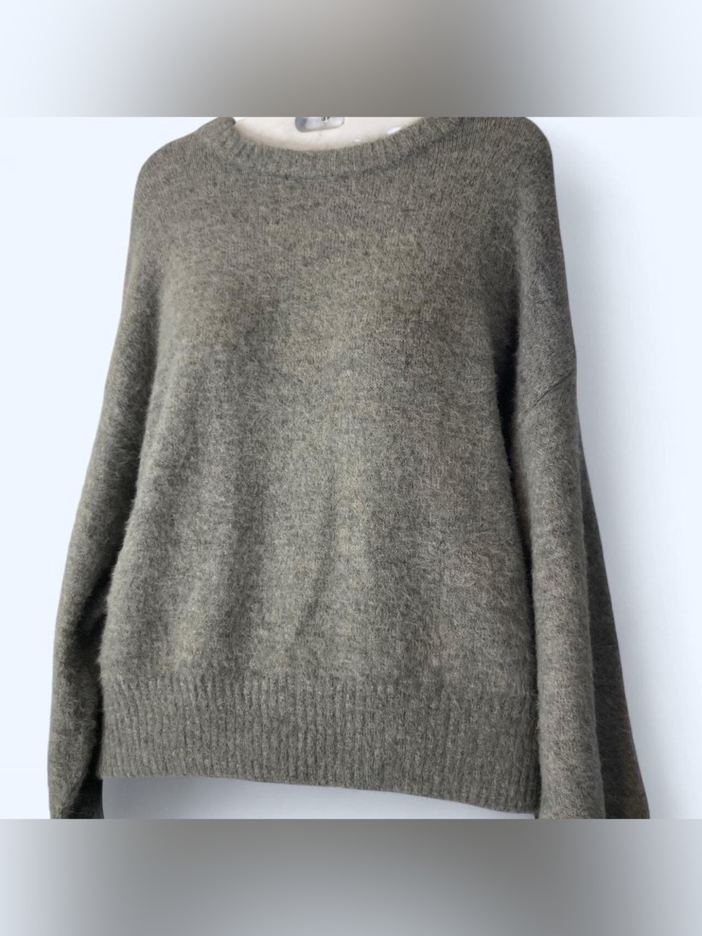 Old Navy grey faux fur sweater Size XL #knitwear
